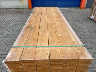 Ca. 36x Douglas Planken Fijnbezaagd, 43x175mm, lengte 400cm